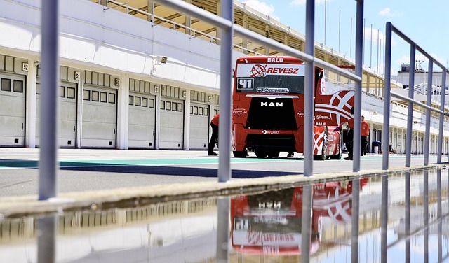 他试图通过 他试图通过